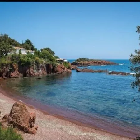 Classé 3 étoiles à 150m De La * Fréjus