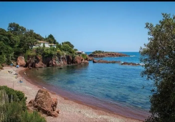 Classe 3 Etoiles A 150m De La * Fréjus