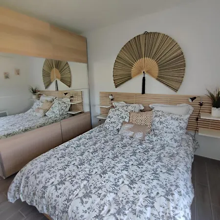 Classé 3 étoiles à 150m De La * Fréjus