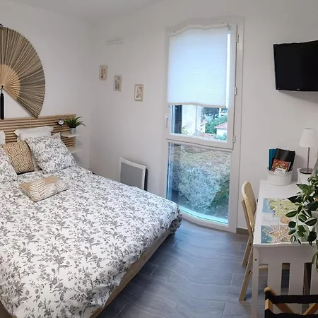 Classe 3 Etoiles A 150m De La *