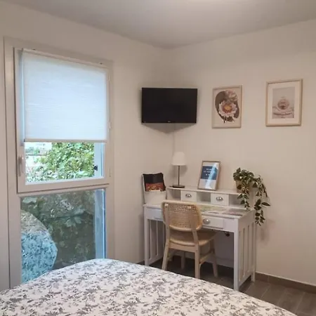 Appartement Bleu Azur Proche De La Plage Fréjus
