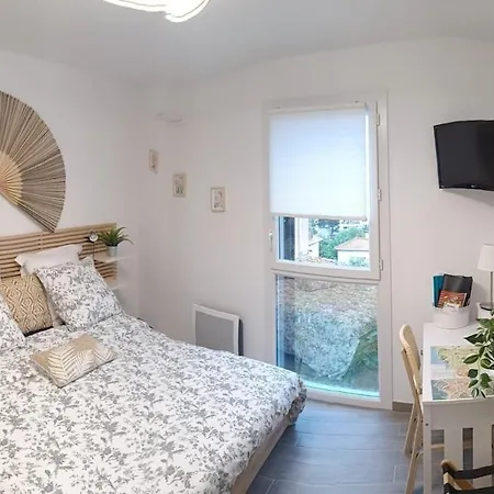 Classé 3 étoiles à 150m De La * Fréjus