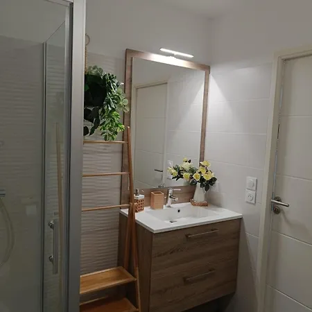 Classé 3 étoiles à 150m De La