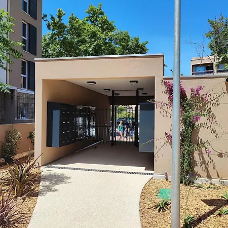 Classé 3 étoiles à 150m De La * Fréjus