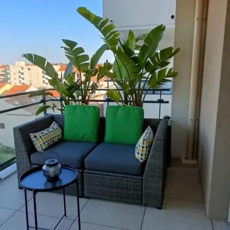 Classé 3 étoiles à 150m De La *