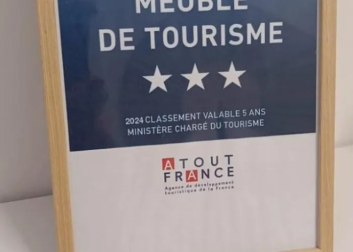 Classe 3 Etoiles A 150m De La *